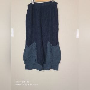 Dark Blue Crinkled Skirt with Pockets